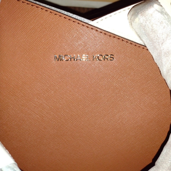 MICHAEL Michael Kors Handbags - Michael Kors Jet Set Travel 2 way bag